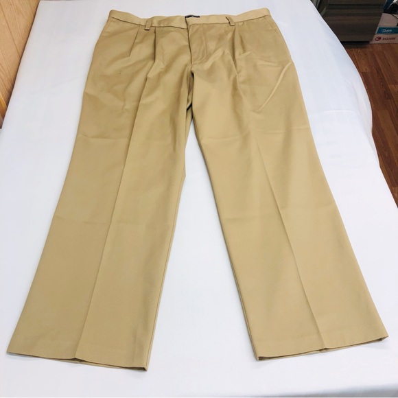Dockers D3 Classic Fit Khaki - Picture 8 of 16